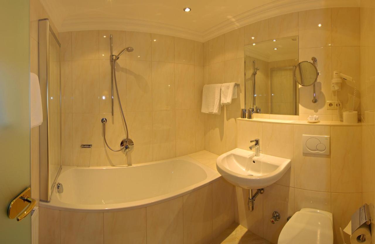 Gartenhotel Maria Theresia Hall in Tirol Kamer foto